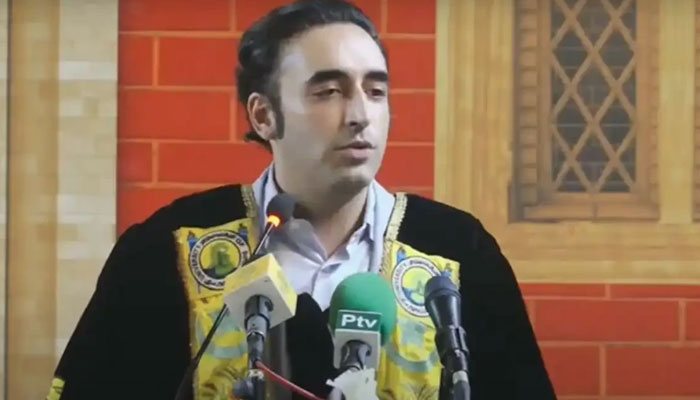 Bilawal criticises internet slowdowns as ‘govt censorship’