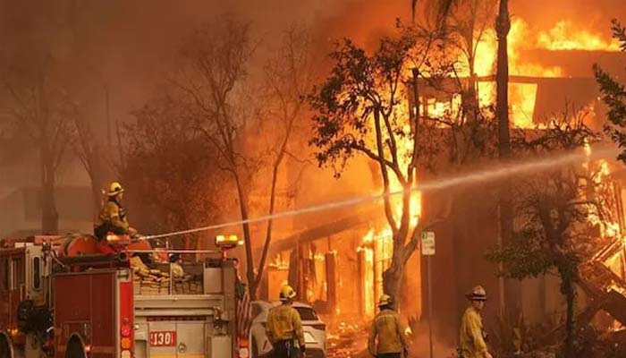 California Wildfire Death Toll Rises to 25, Thousands Evacuated