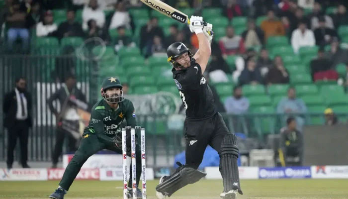 New Zealand Defeats Pakistan by 78 Runs in Tri-Nation Series Opener