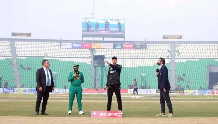 New Zealand win toss, opt to field first against South Africa in Tri-Nation Series