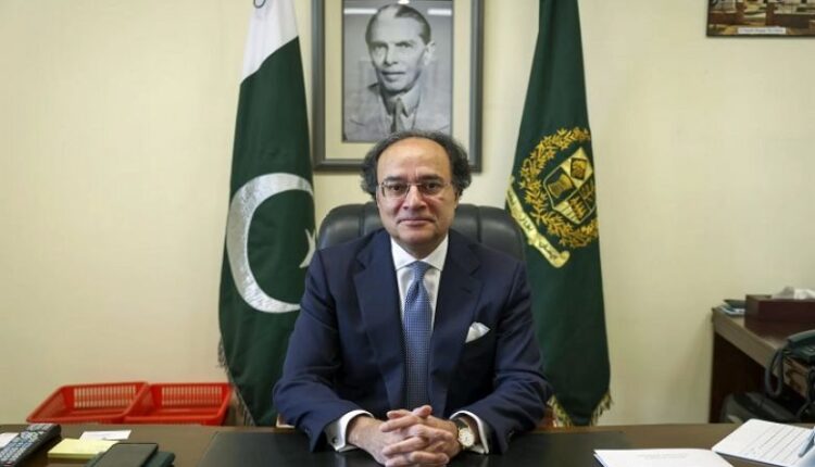 Finance Minister Aurangzeb meets with UAE investor delegation in Islamabad.