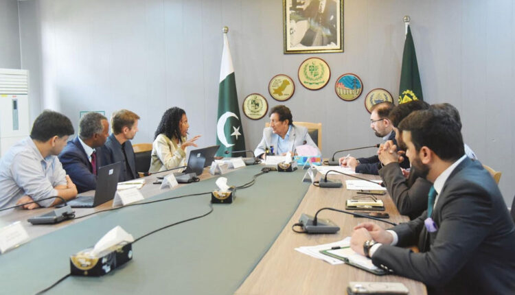 Pakistan, World Bank Discuss Boosting Water Security and Flood Resilience