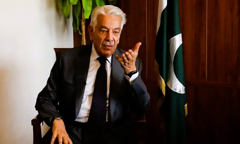 Pakistan warns of “open war” with Afghanistan if talks fail, minister says