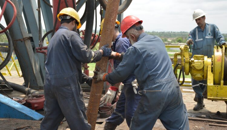 Drilling rig at OGDC’s Bitrism East-1 site in Khairpur, Sindh, where new gas and condensate reserves were confirmed.