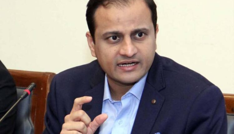 Karachi Mayor Vows Action Against Those Responsible for Gul Plaza Tragedy