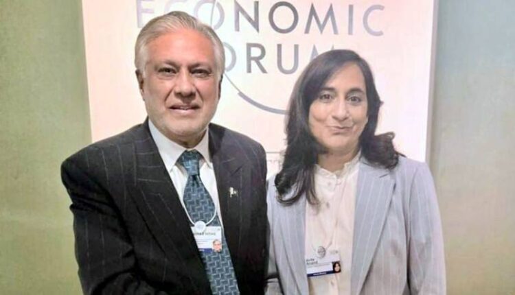Ishaq Dar Meets Canadian Foreign Minister in Davos