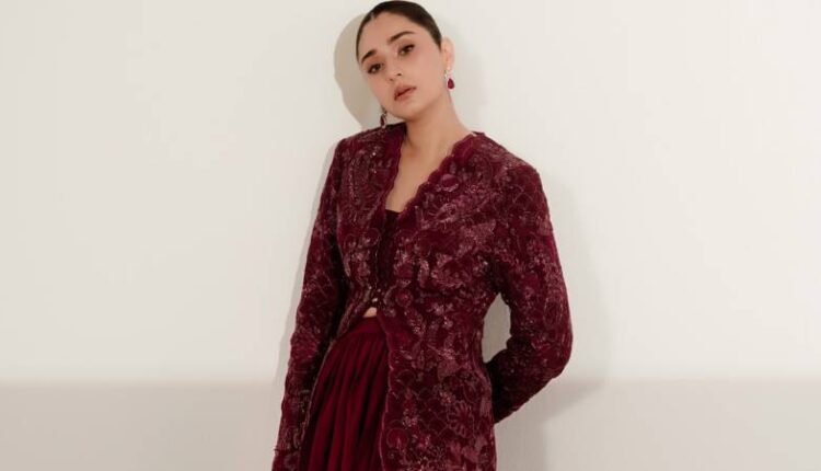 Durefishan Saleem Turns Heads with Bold Look