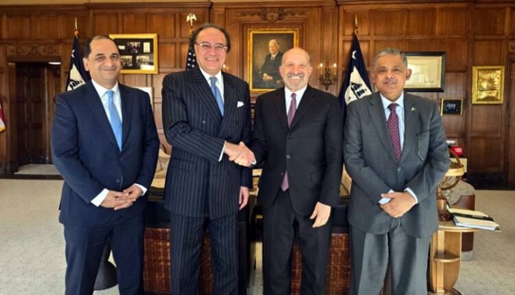 Pakistan US Vow to Expand Trade Investment Ties