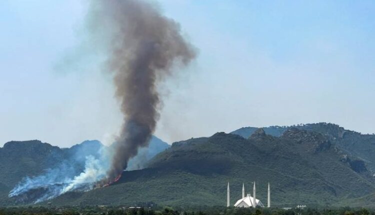 Margalla Hills Fire Islamabad Fire Rawalpindi Fire Pakistan News Rescue Operation