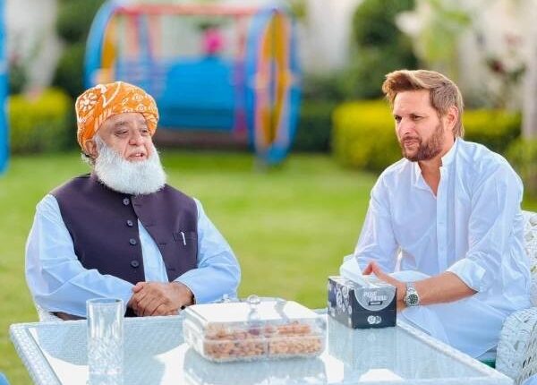 Fazl -Ur-Rehman Meets Afridi JUIF And Shahid Afridi