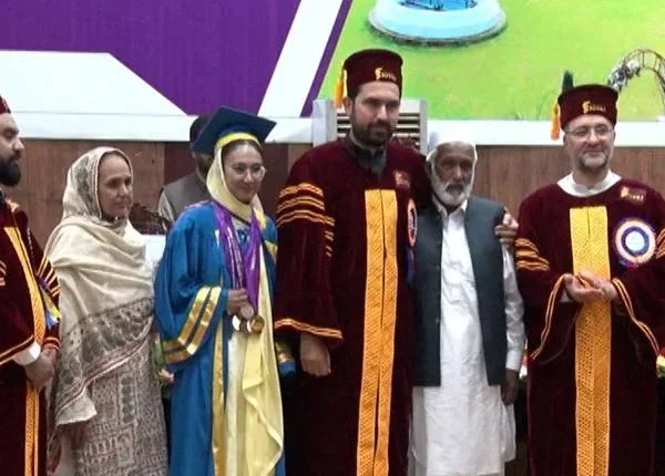 Tailor Daughter Wins 17 Gold Medals Khyber Girls Medical College Academic Achievement