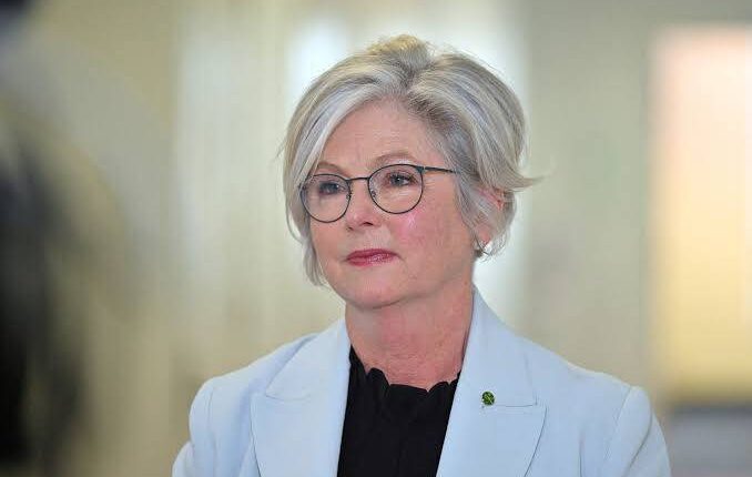 #HelenHaines #HelenHainesAttack #Wangaratta #AFP #KrissyBarrett #AustralianPolitics #Albanese #BreakingNews #Victoria #Melbourne #PoliticalViolence #OnlineAbuse #WorldNews