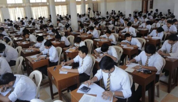 The Federal Board of Intermediate and Secondary Education Islamabad has issued the HSSC Part-I and Part-II annual examination date sheet for 2026, with papers starting November 12.